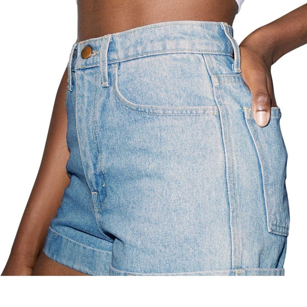 Women’s American Apparel Women's Denim High-Waist Cuff Short size 25 light wash.